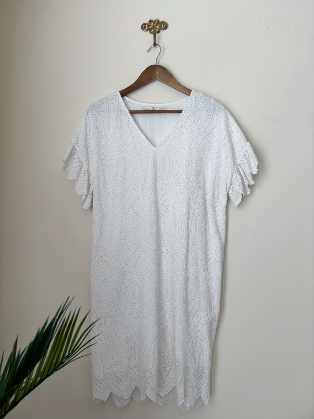 Marie Oliver Andi White Eyelet Ruffle Dress Medium Summer Resortwear